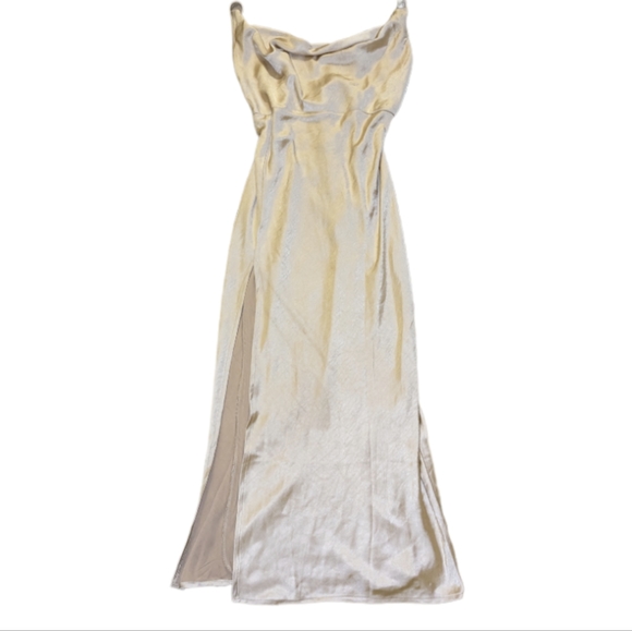 Lioness Dresses & Skirts - NWOT! Lionesses cream colored maxi dress size large